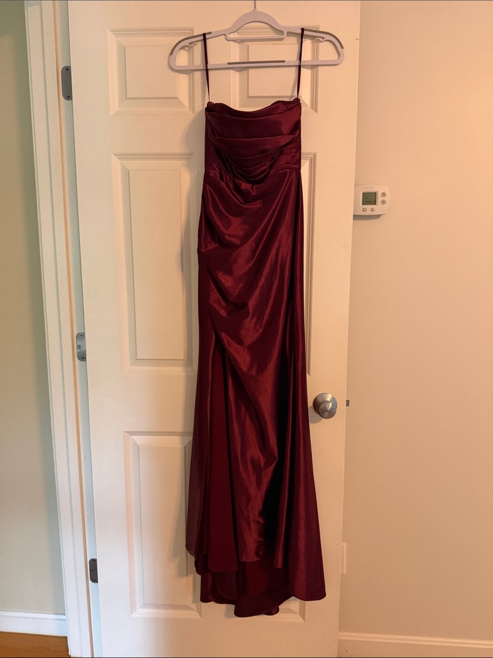 Elegant Burgundy Satin Prom Dress with Spaghetti Straps